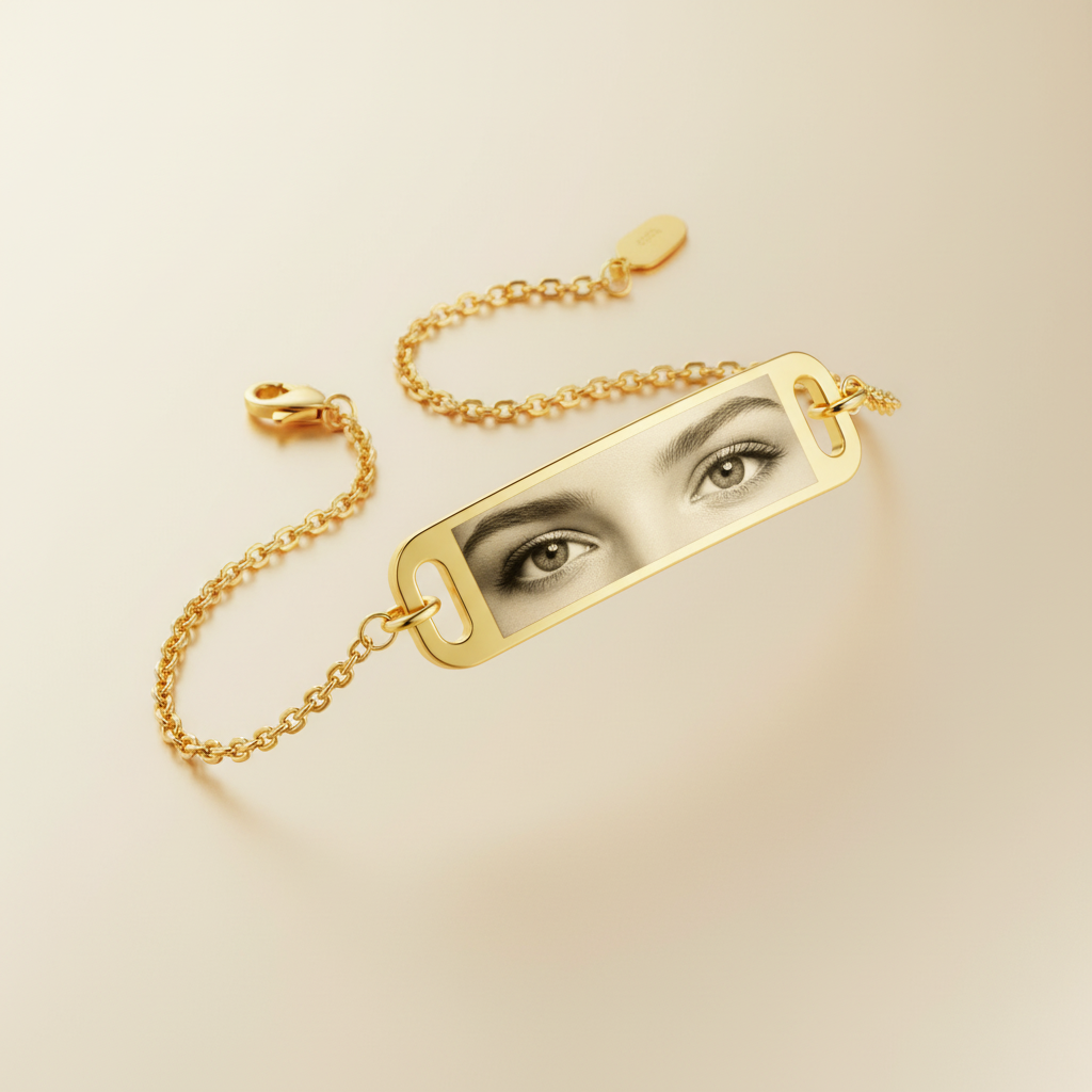 Golden Eye Chain Bracelet - Gradient Background